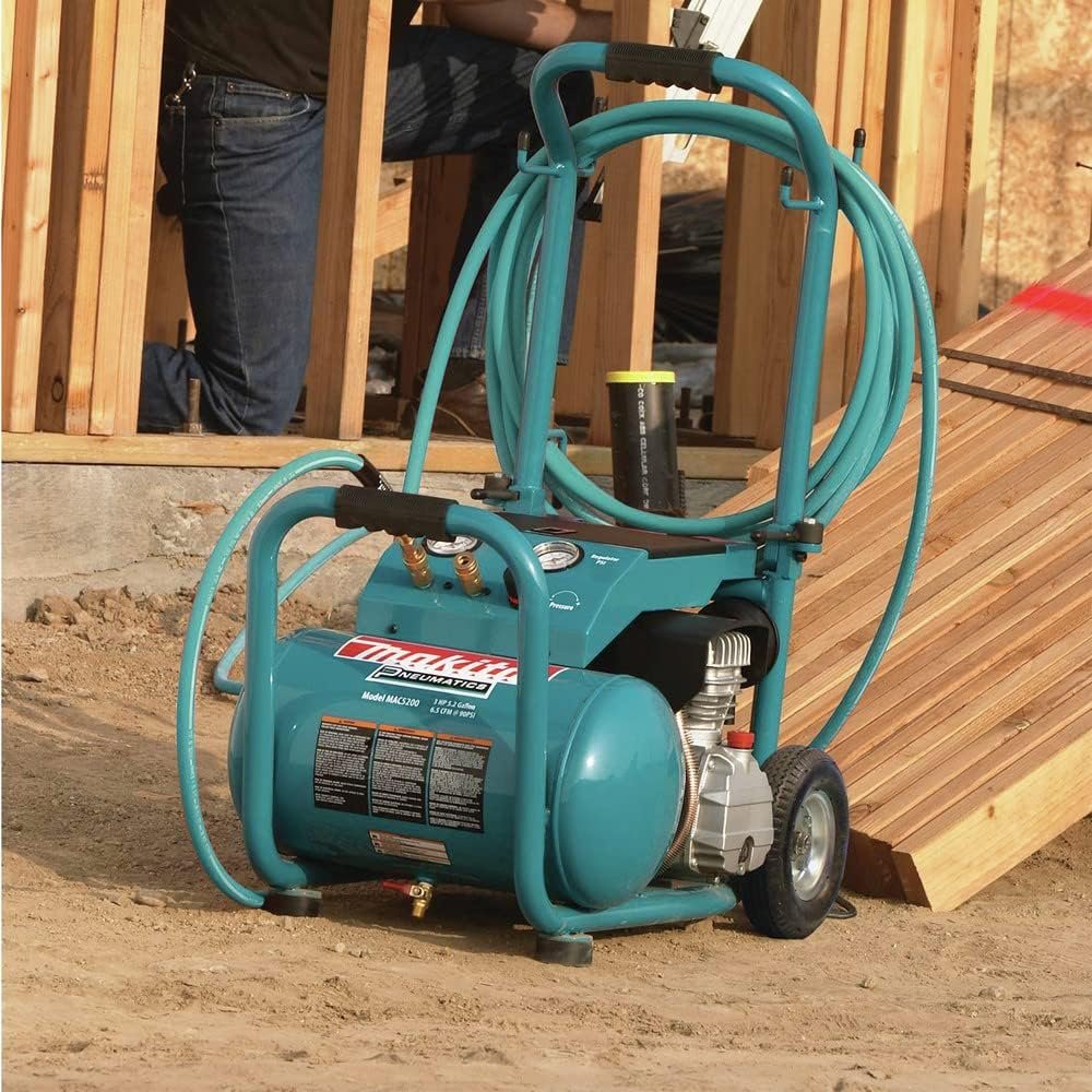 Makita MAC5200 3.0 HP* Big Bore™ Air Compressor Makita MAC5200 3.0 HP* Big Bore™ Air Compressor